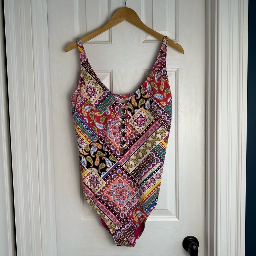 Bleu By Rod Beattie Just Cool Lace-Up One-Piece Swimsuit EUC - Picture 3 of 5